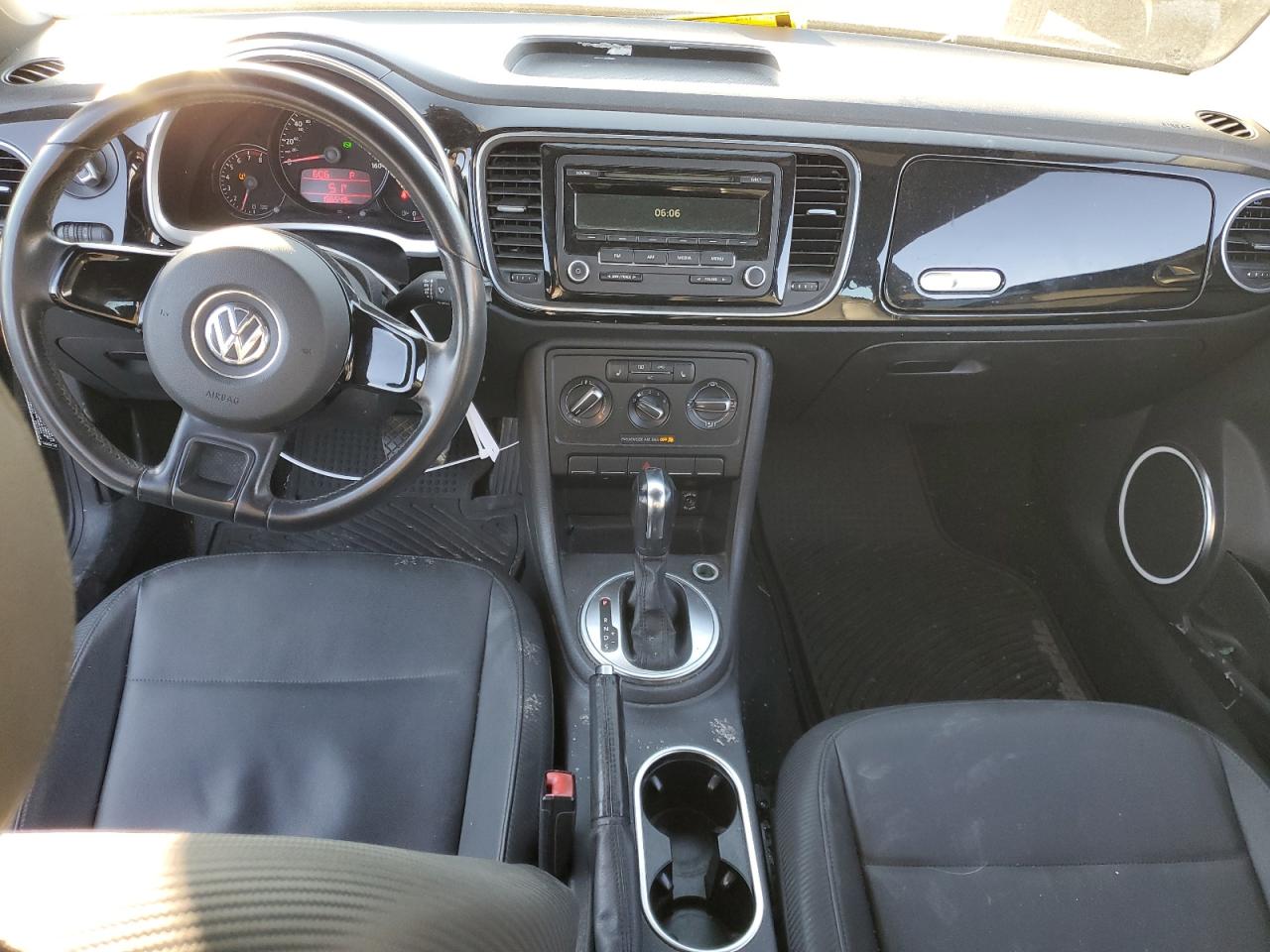 2012 Volkswagen Beetle - Image 8