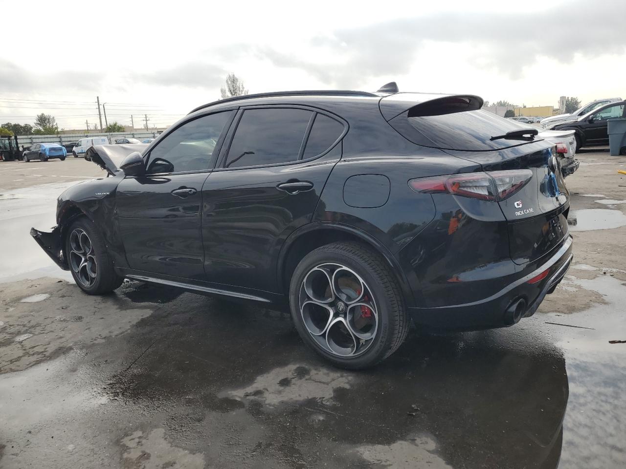 2024 Alfa Romeo Stelvio - Image 2