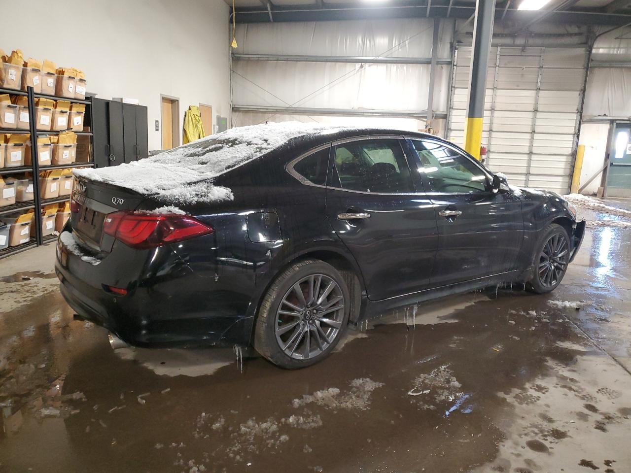2016 Infiniti Q70 - Image 3