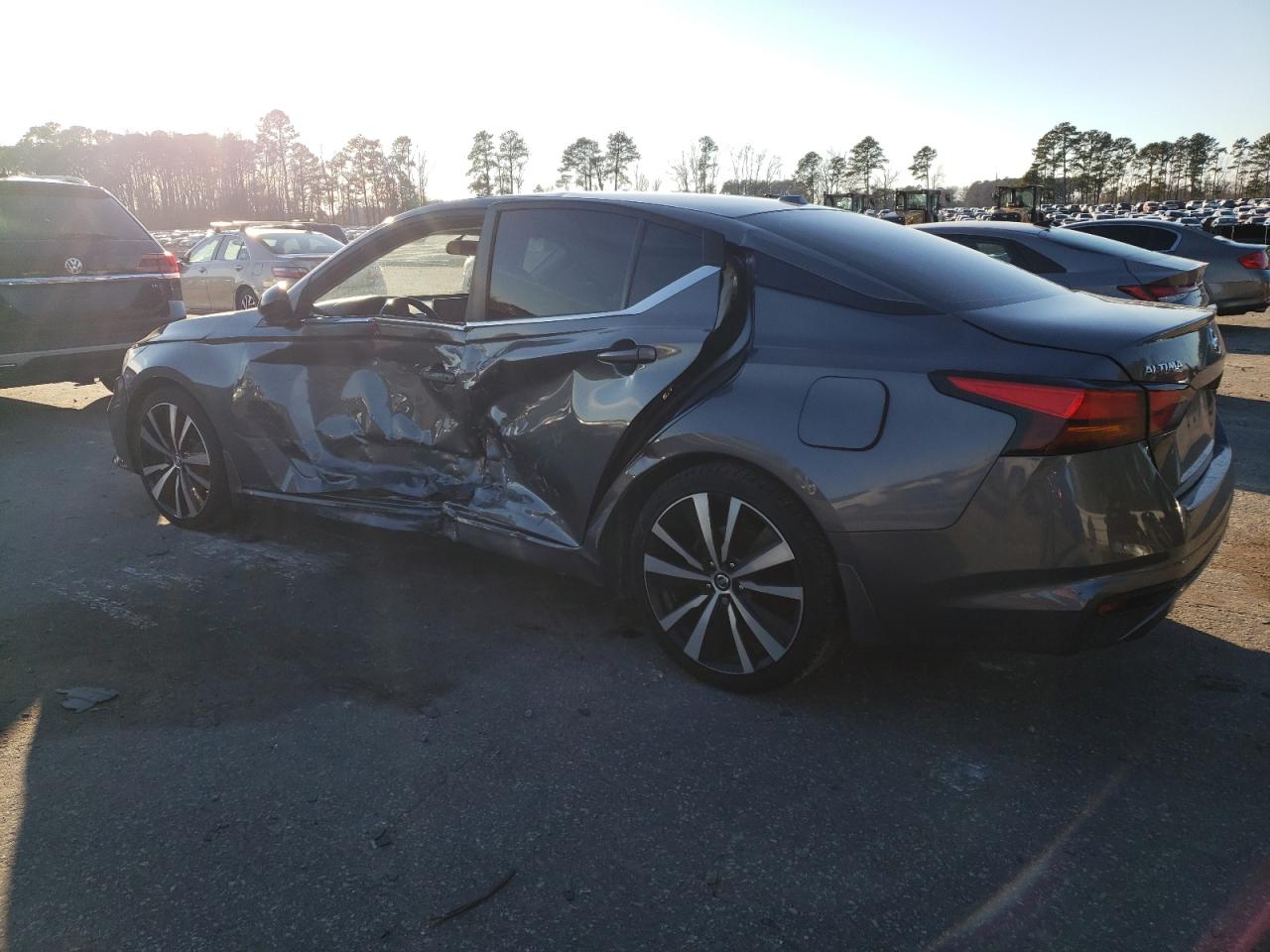 2019 Nissan Altima - Image 2