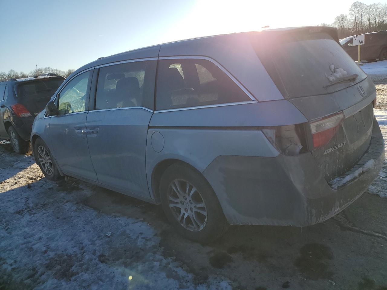 2011 Honda Odyssey - Image 2