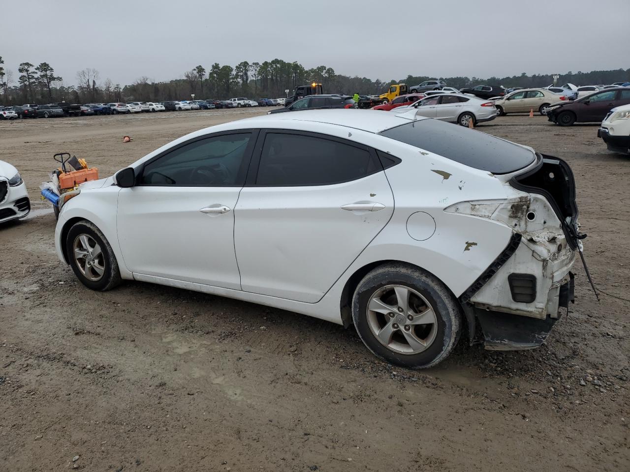 2015 Hyundai Elantra - Image 2
