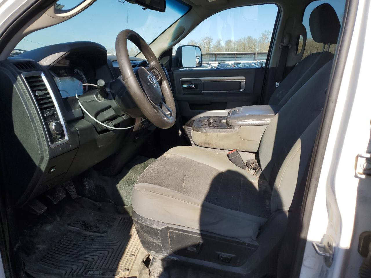 2015 RAM 3500 - Image 7