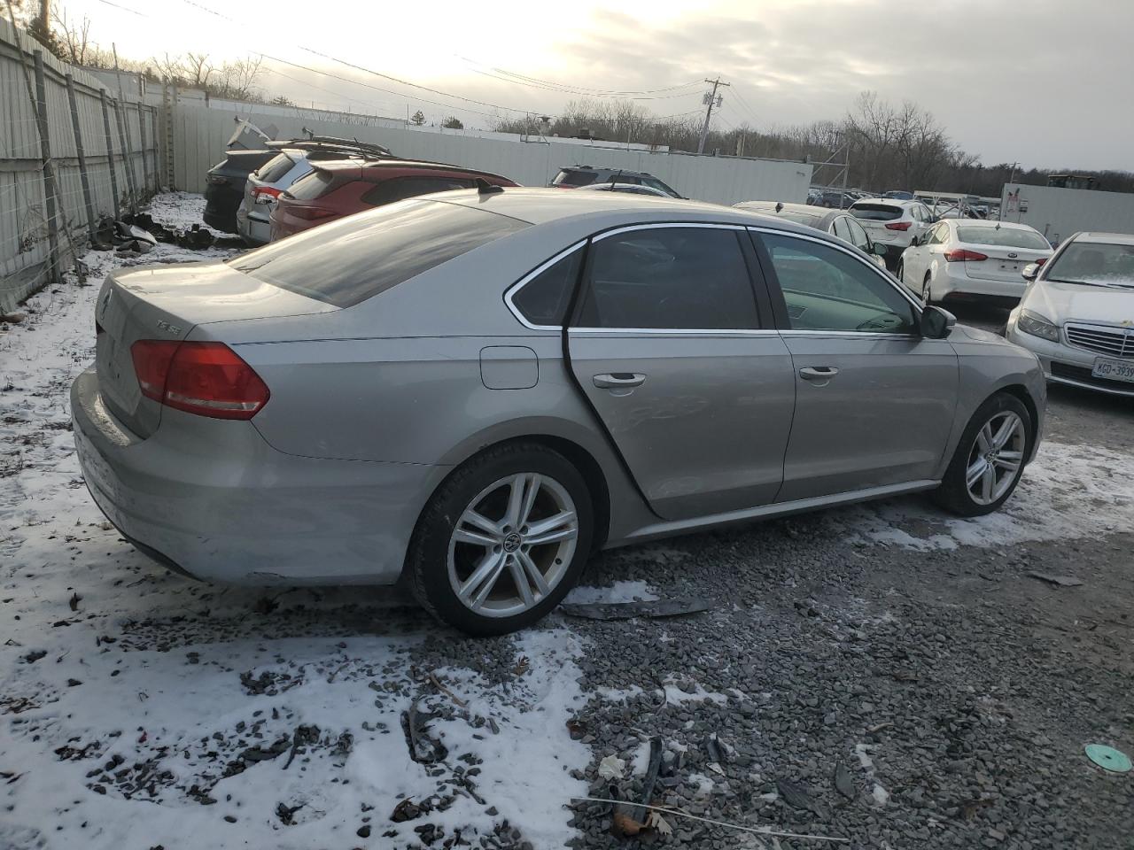 VIN 1VWBT7A32EC055697 2014 VOLKSWAGEN PASSAT no.3