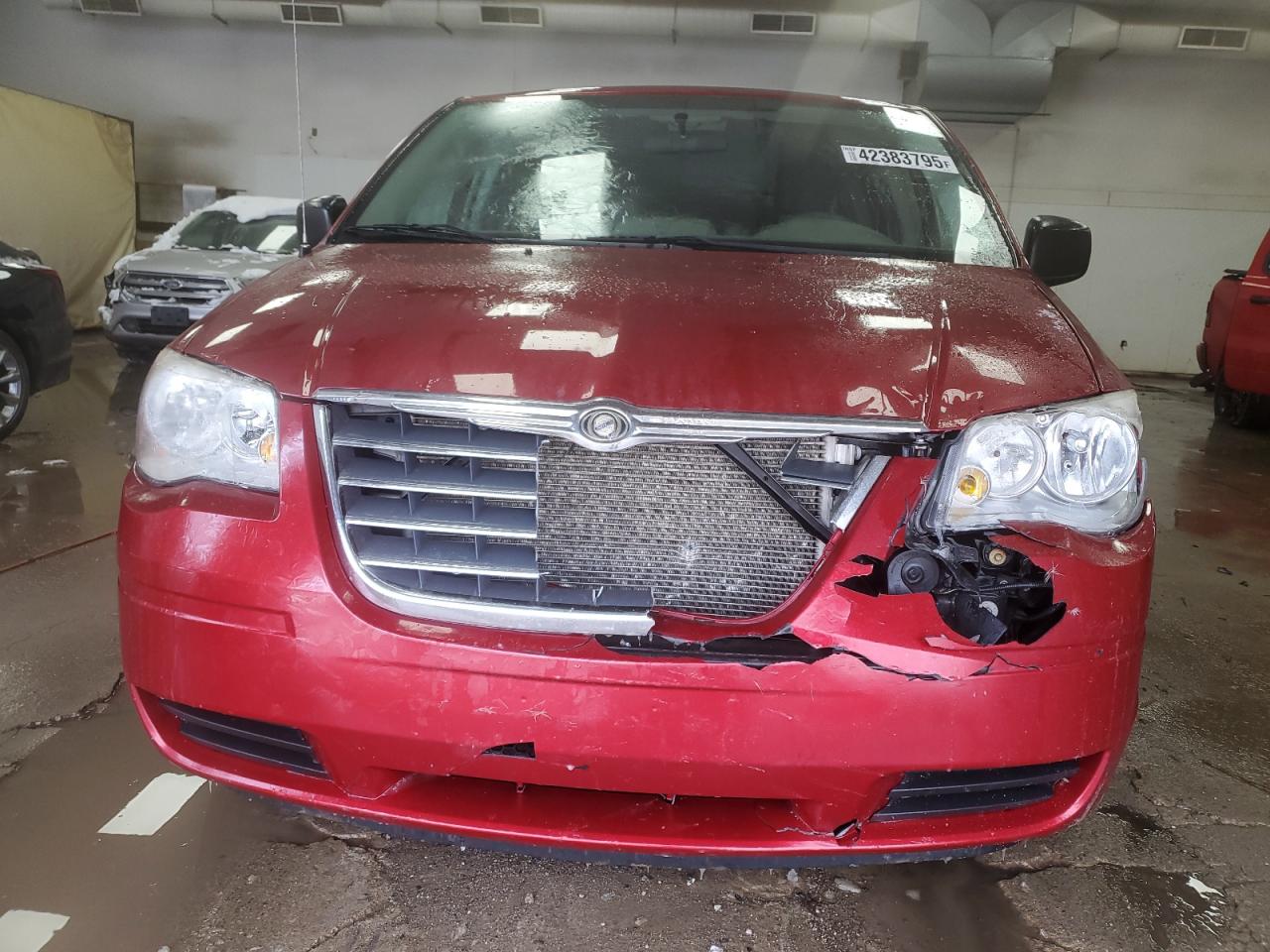 2010 Chrysler Town & Country - Image 5