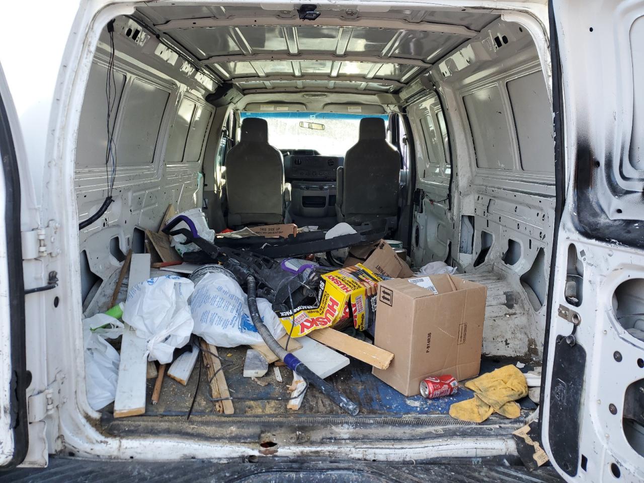 2014 Ford Econoline - Image 10
