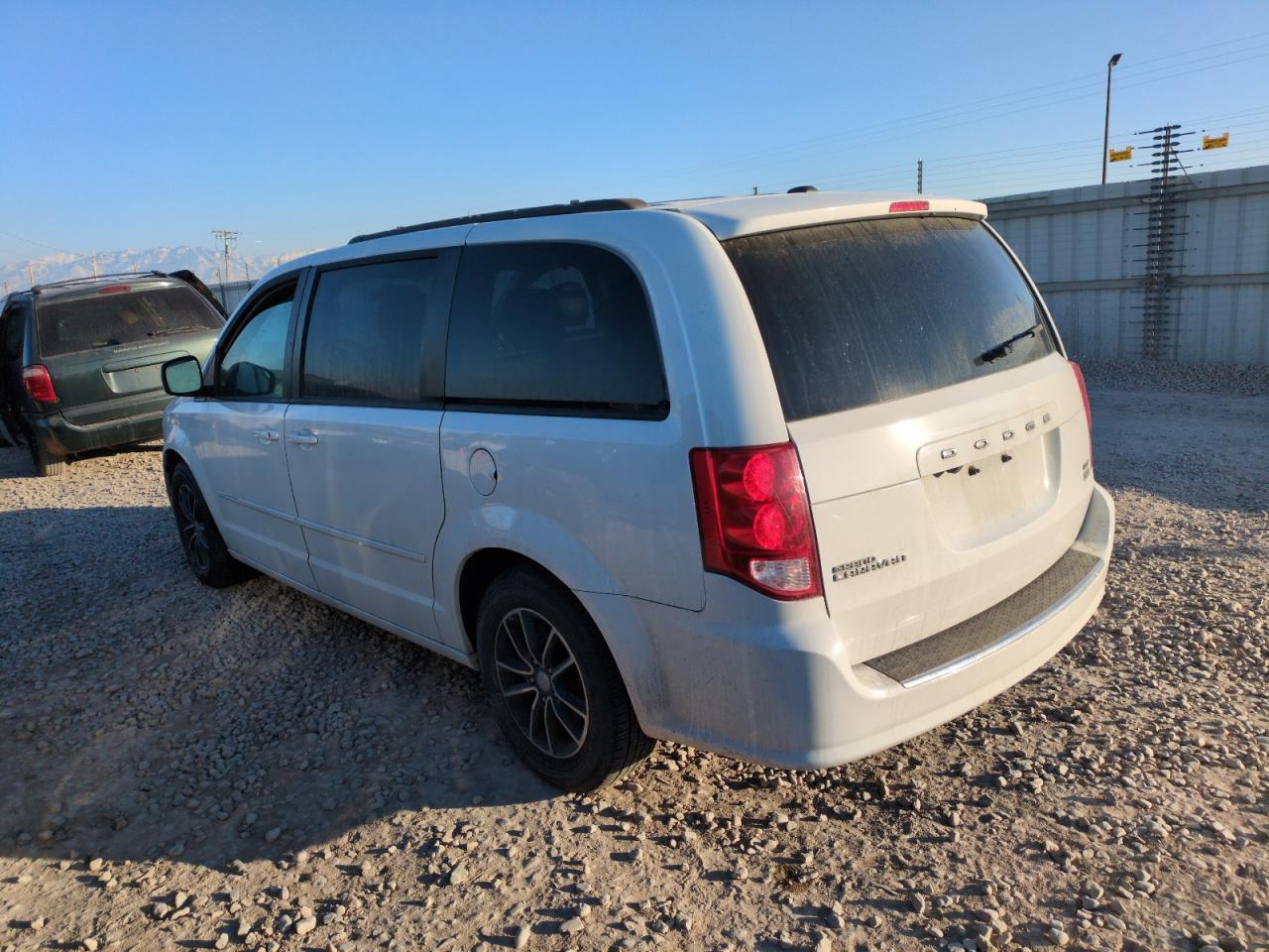 2017 Dodge Caravan - Image 2