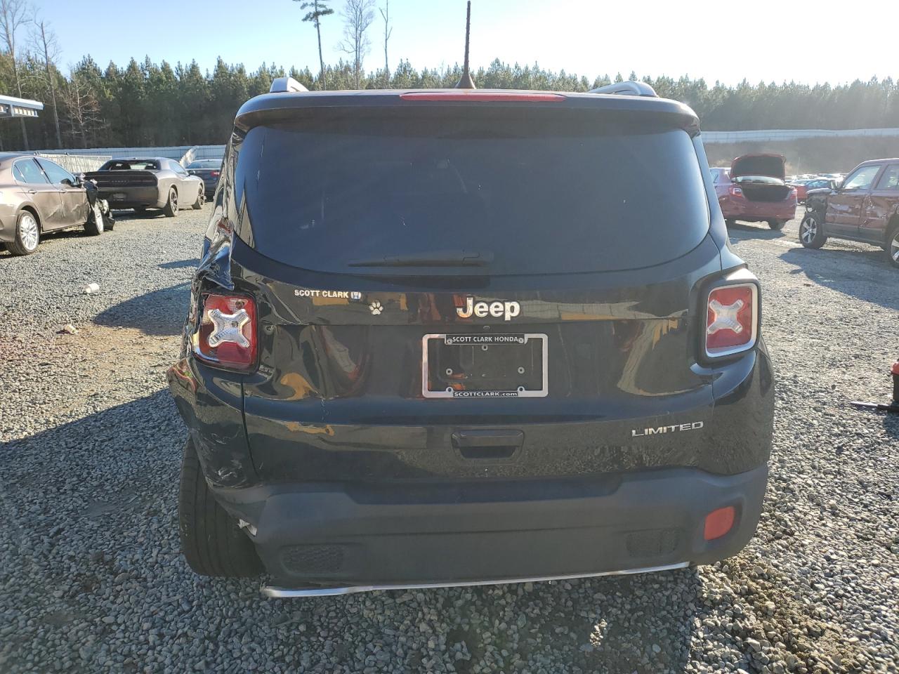 2018 Jeep Renegade - Image 6
