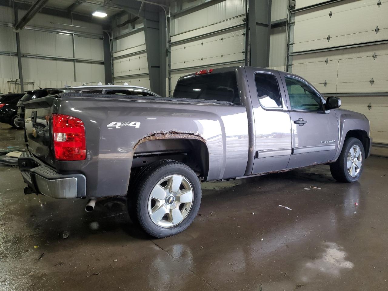 2011 Chevrolet Silverado - Image 3