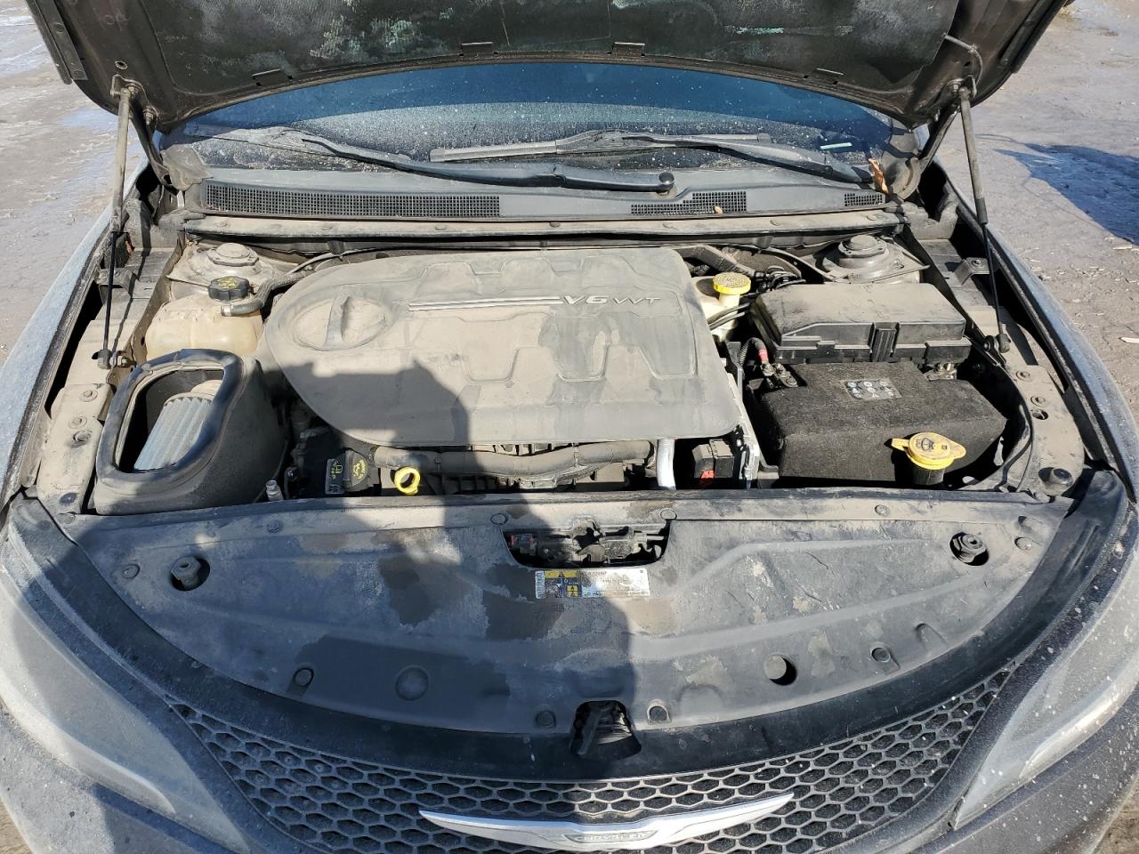 2015 Chrysler 200 - Image 11