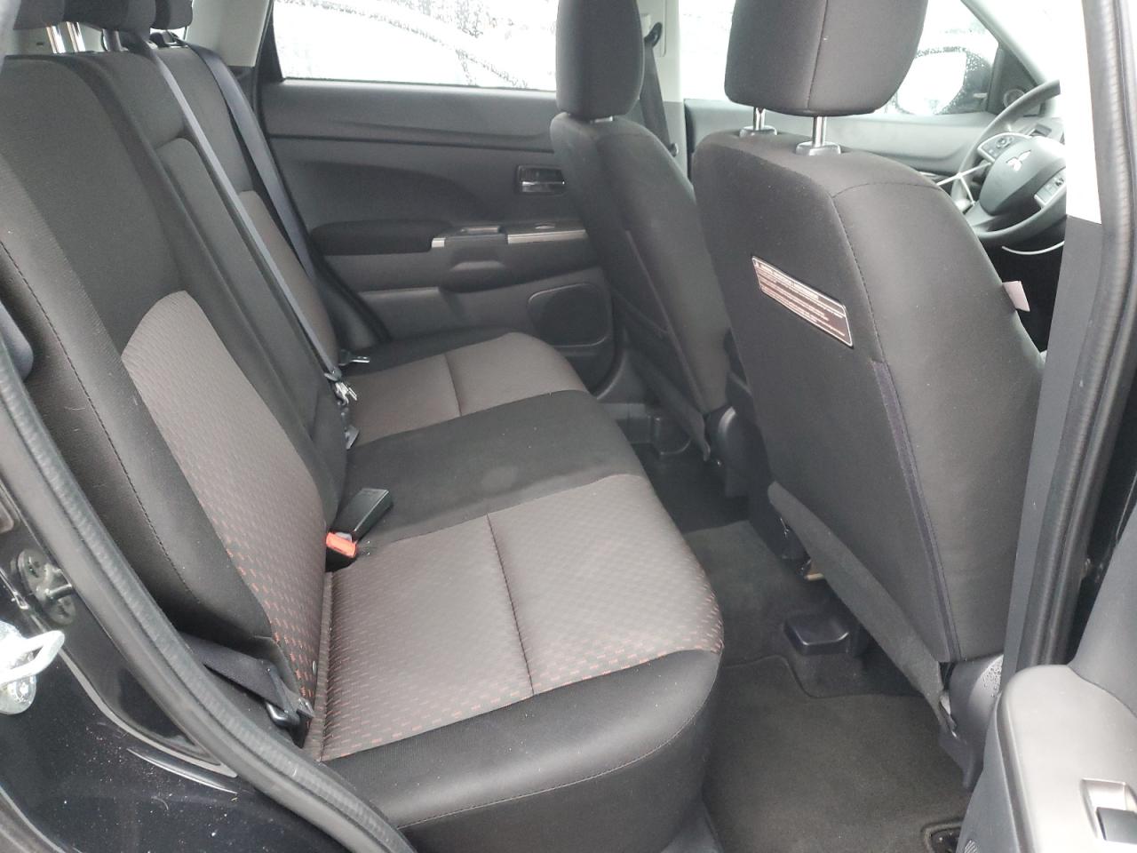 2018 Mitsubishi Outlander - Image 11