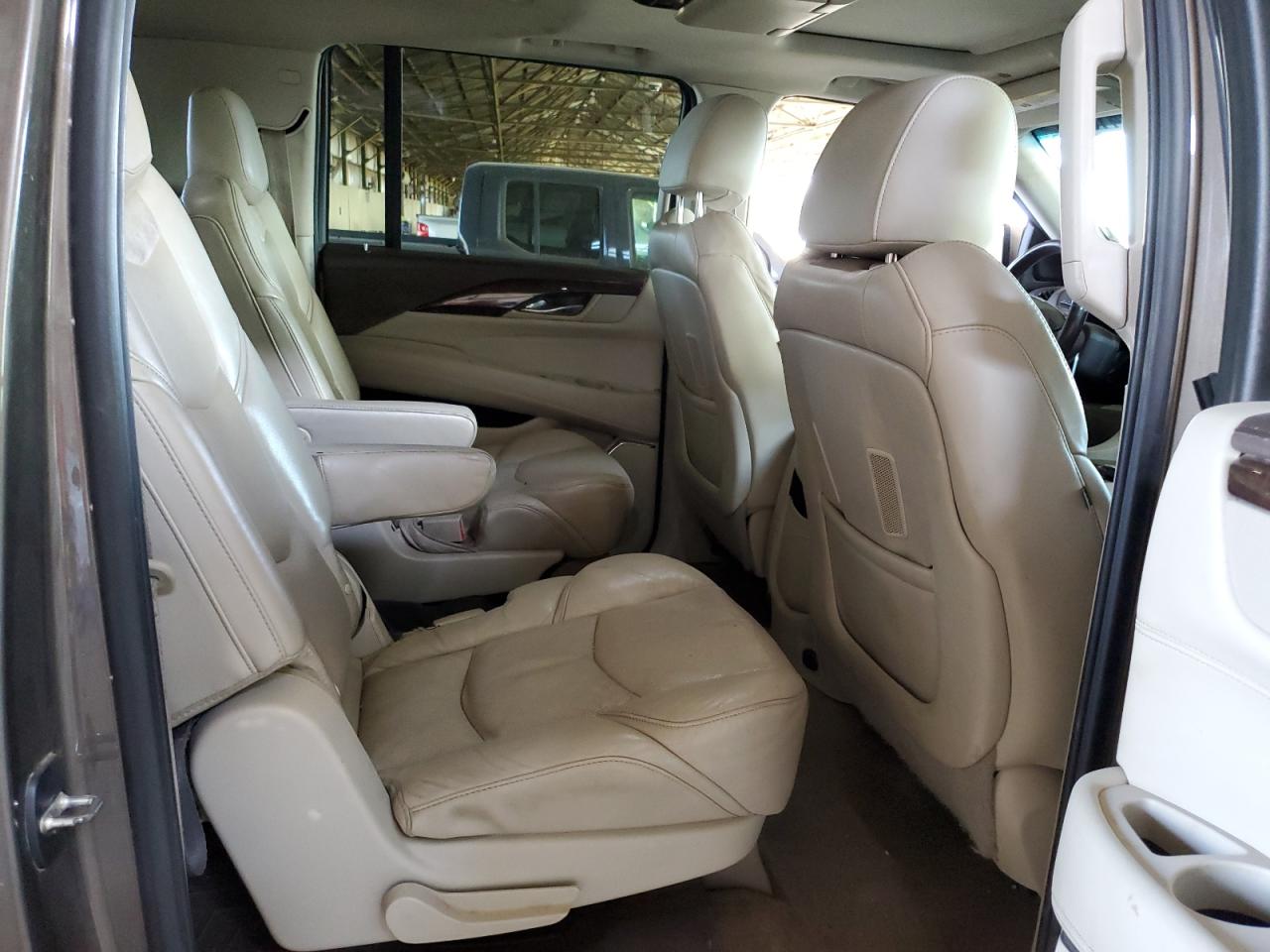 2015 Cadillac Escalade - Image 11