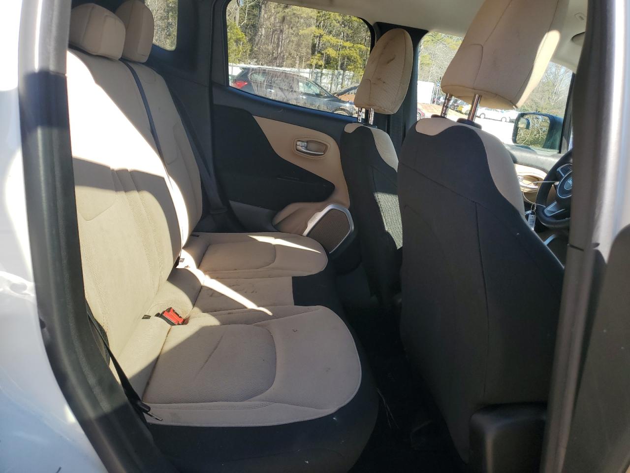 2018 Jeep Renegade - Image 11