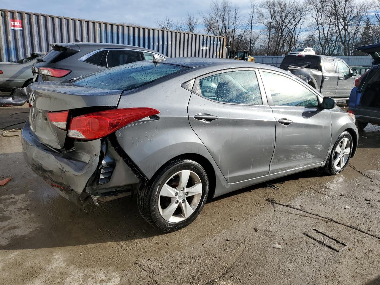 2013 Hyundai Elantra - Image 3
