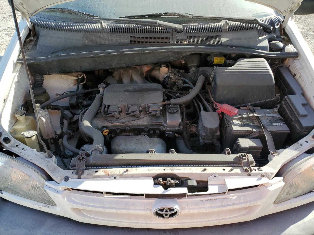 2000 Toyota Sienna - Image 12