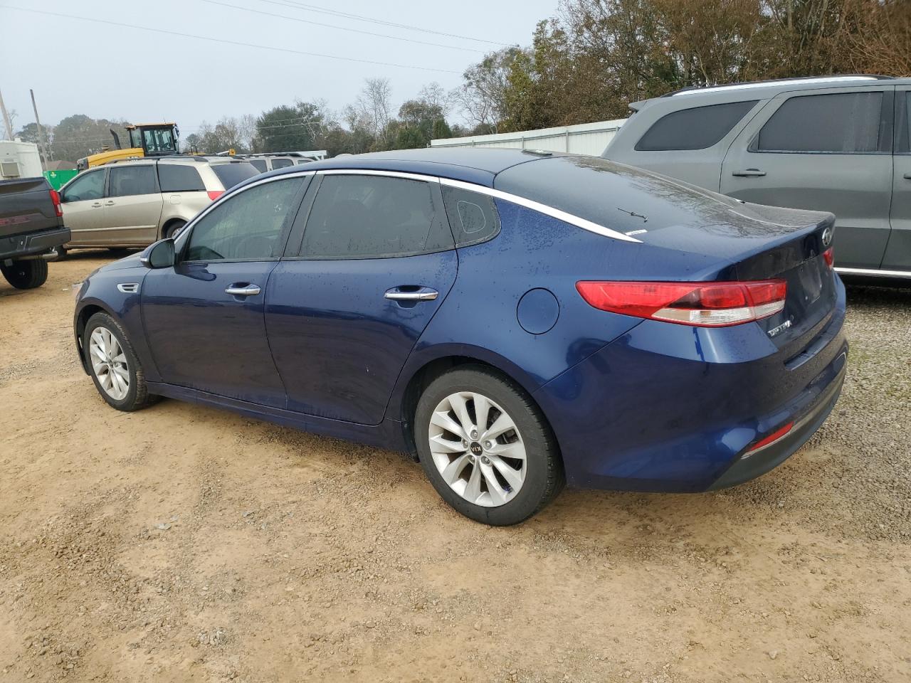 2017 Kia Optima - Image 2