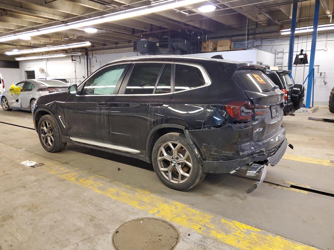 2023 BMW X3 - Image 2