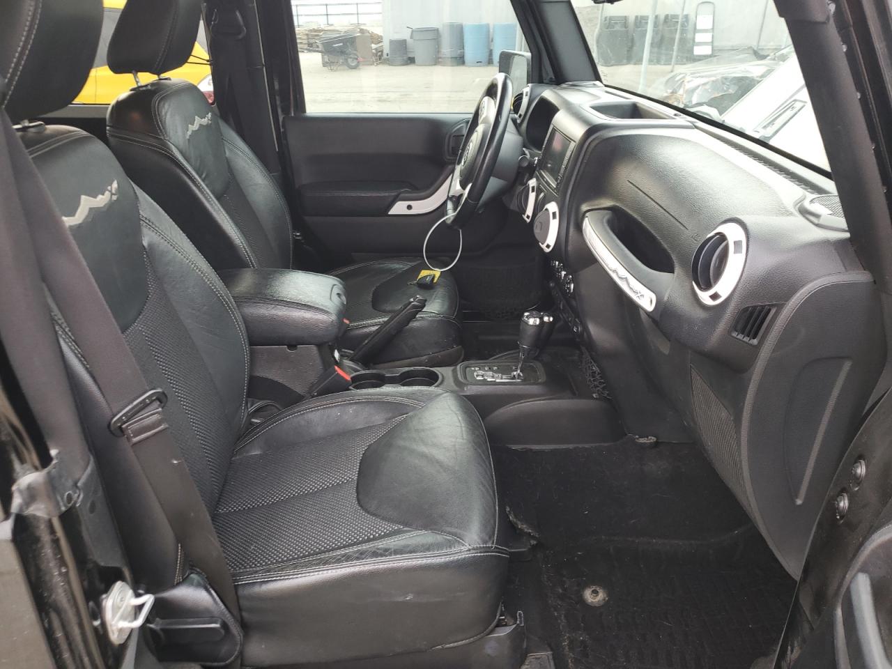 2015 Jeep Wrangler - Image 10