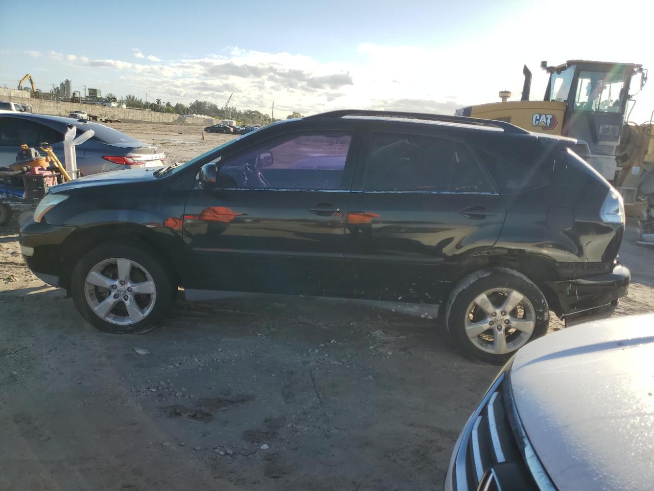 2004 Lexus RX - Image 2