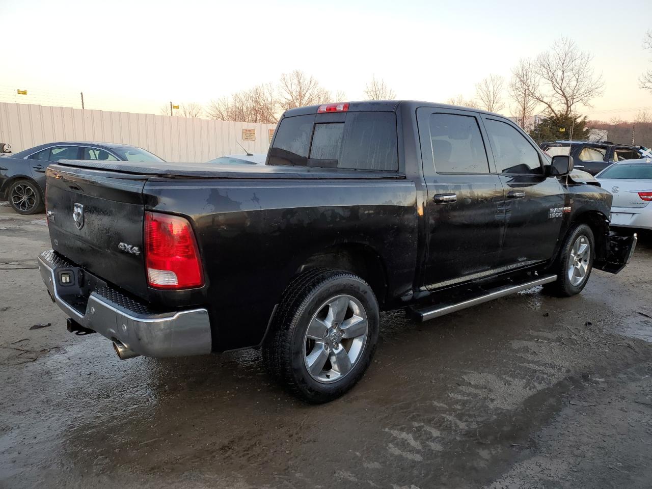 2016 RAM 1500 - Image 3