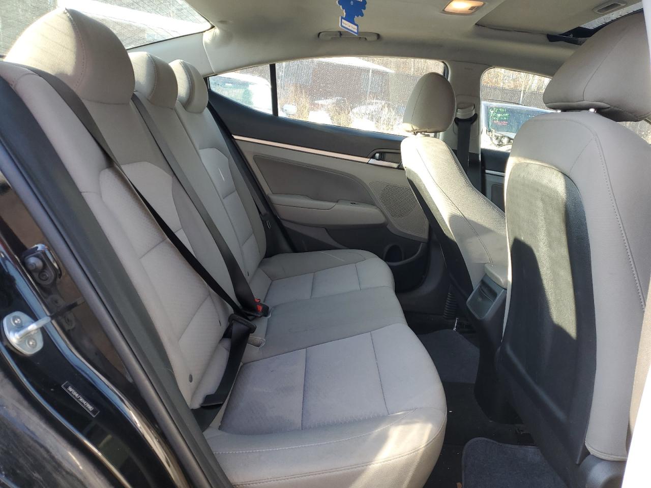 2019 Hyundai Elantra - Image 10