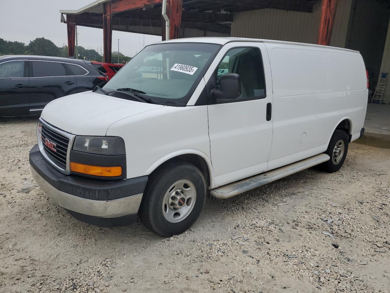 2017 GMC Savana - Image 1