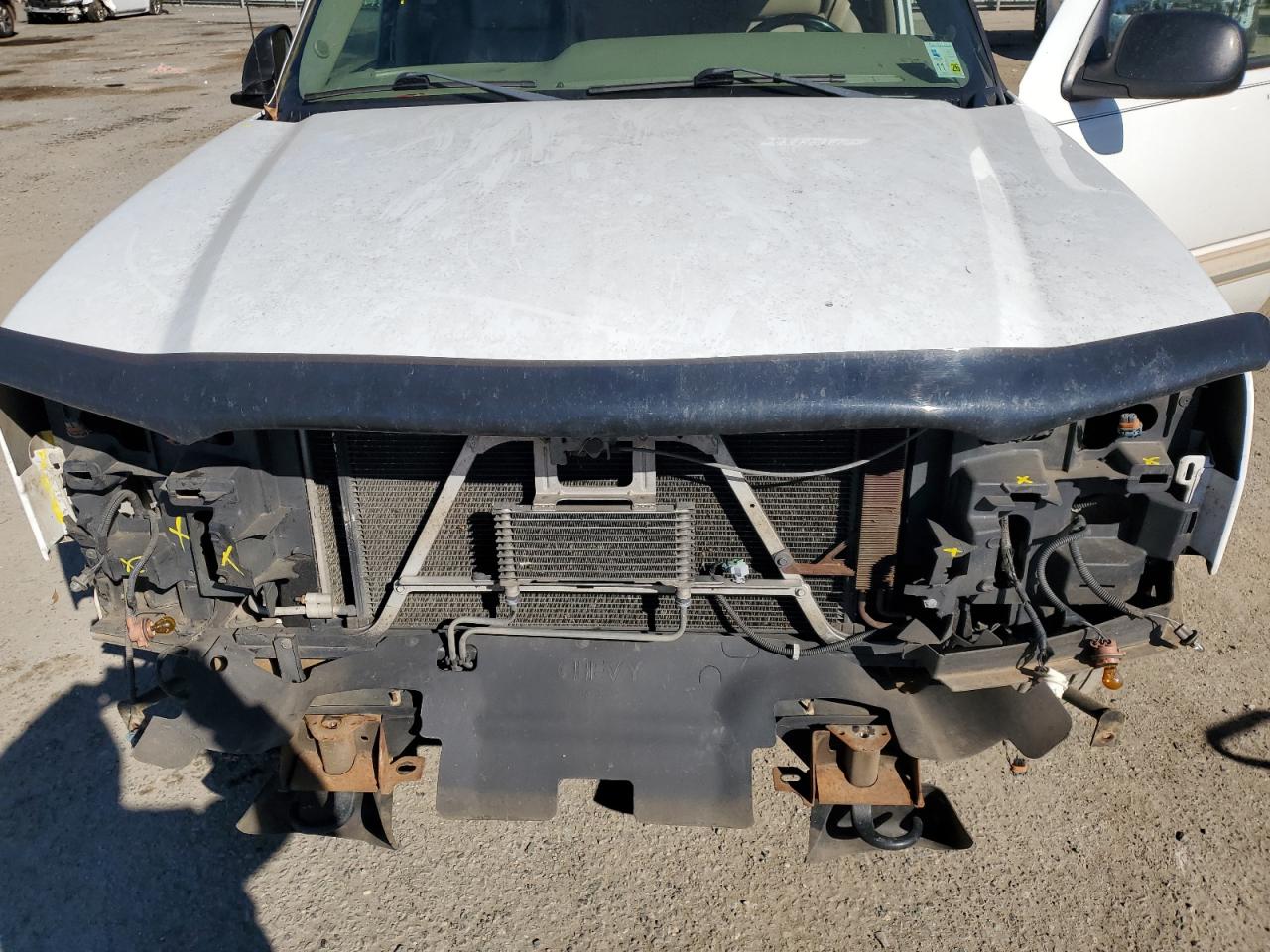 2005 Chevrolet Silverado - Image 11