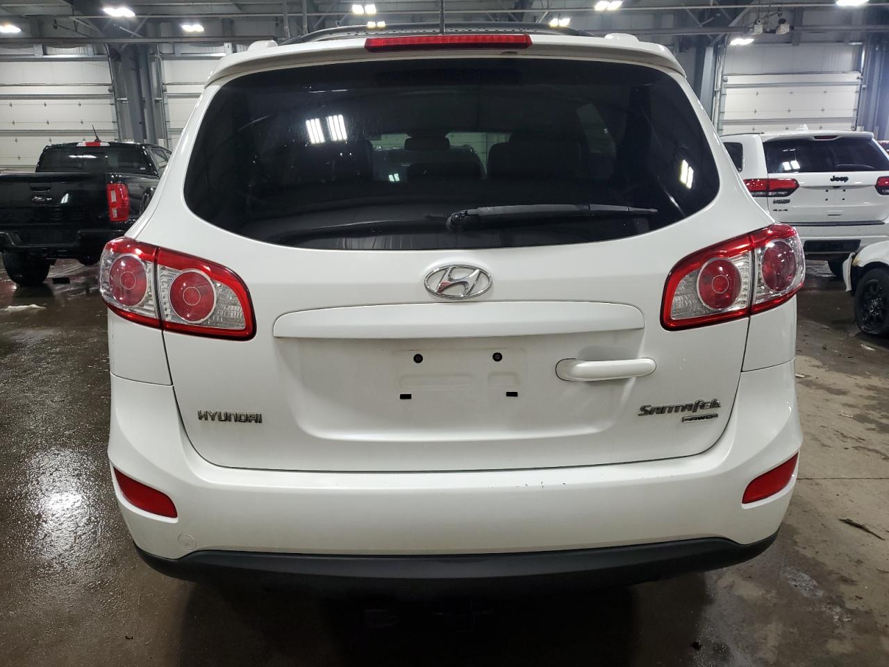 2010 Hyundai Santa Fe - Image 6