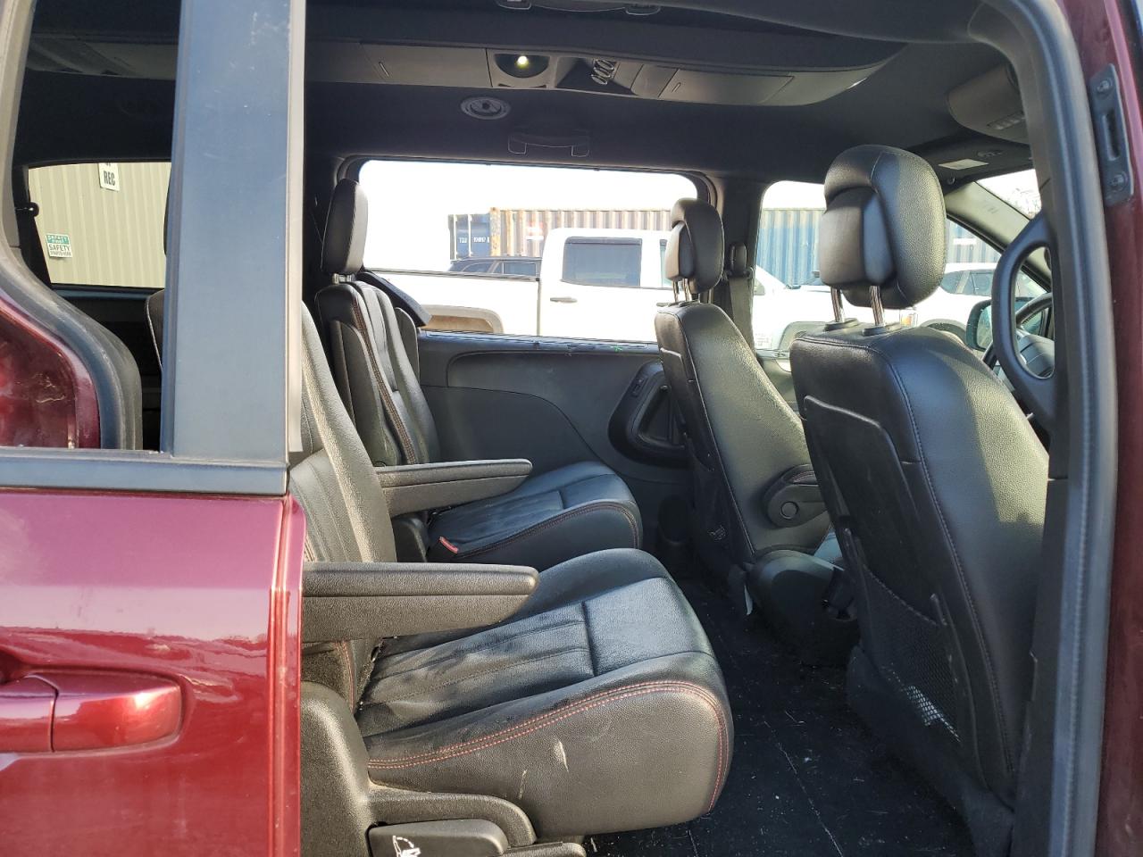 2019 Dodge Caravan - Image 11