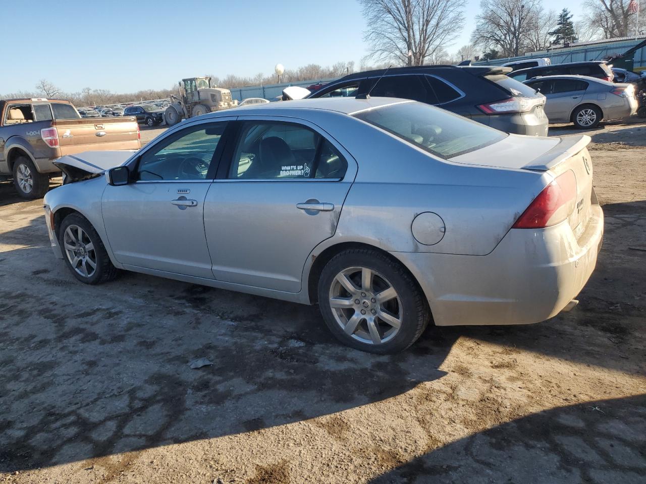 2010 Mercury Milan - Image 2