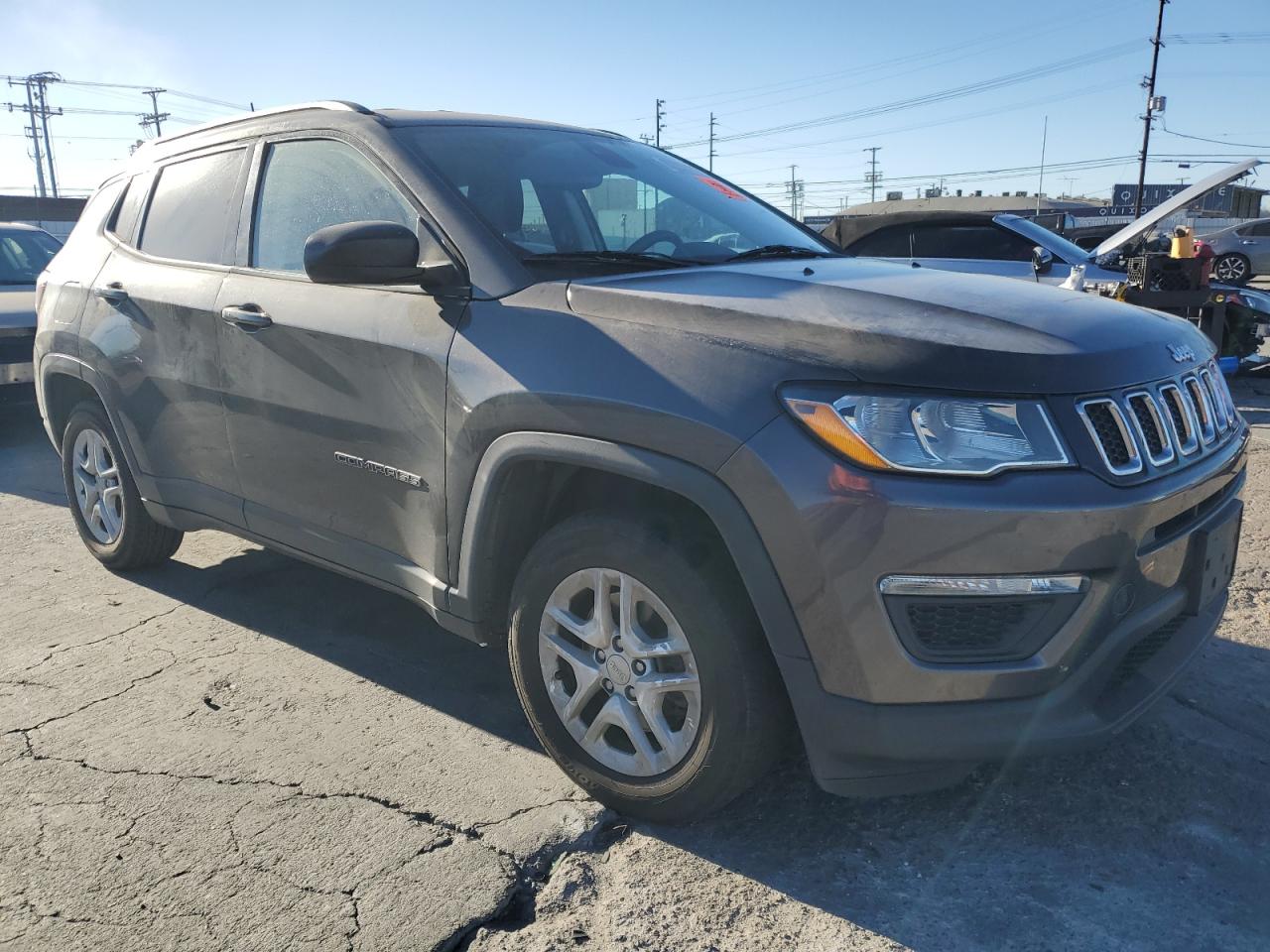 VIN 3C4NJCAB4JT255100 2018 JEEP COMPASS no.4