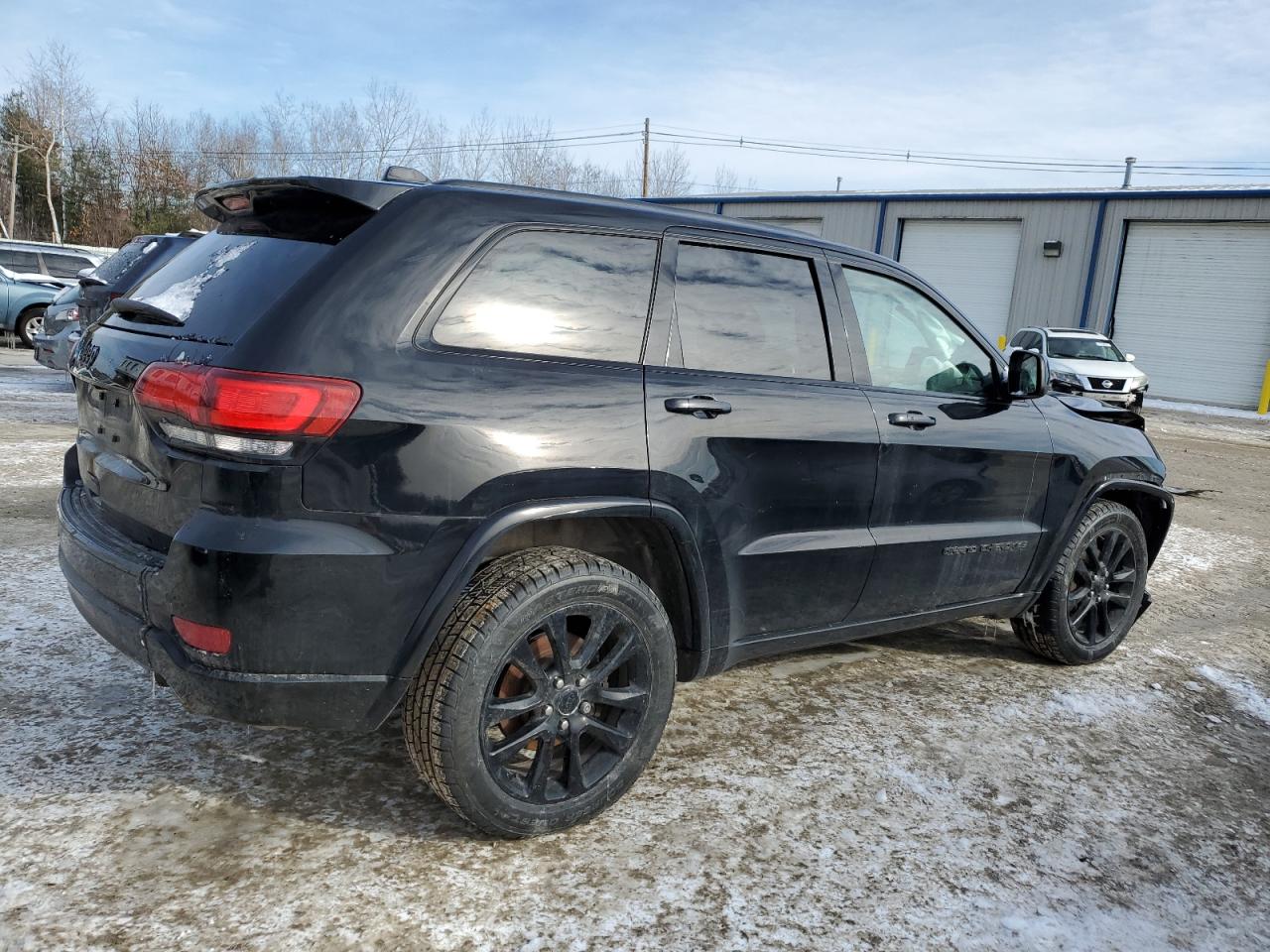 2018 Jeep Grand Cherokee - Image 3