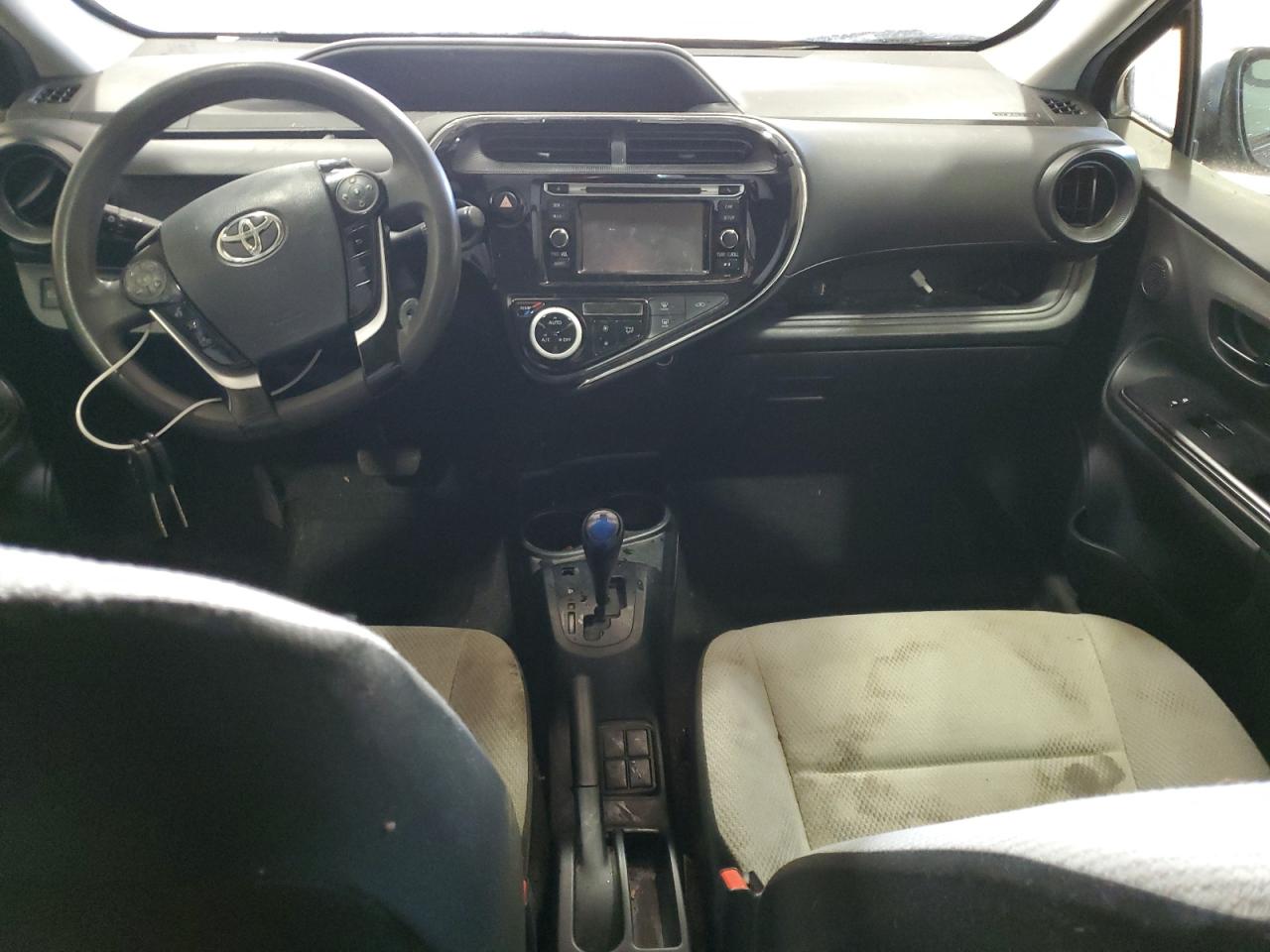 2018 Toyota Prius - Image 8