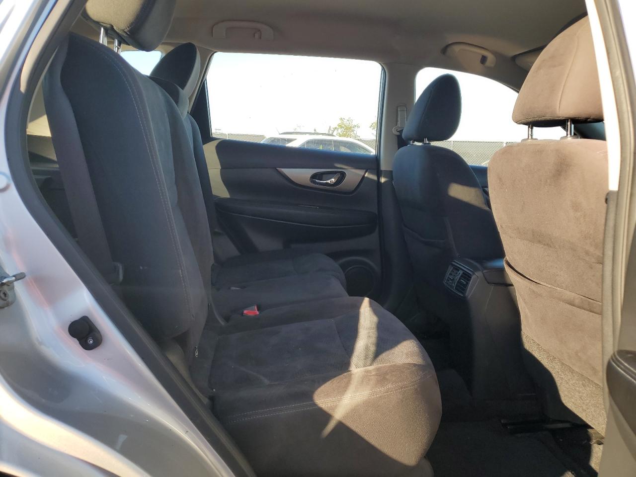 2015 Nissan Rogue - Image 11