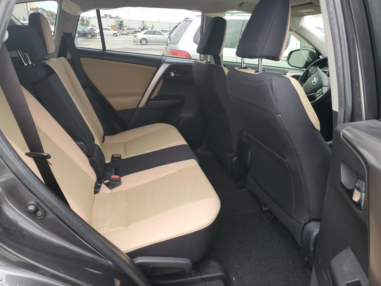 2018 Toyota RAV 4 - Image 11