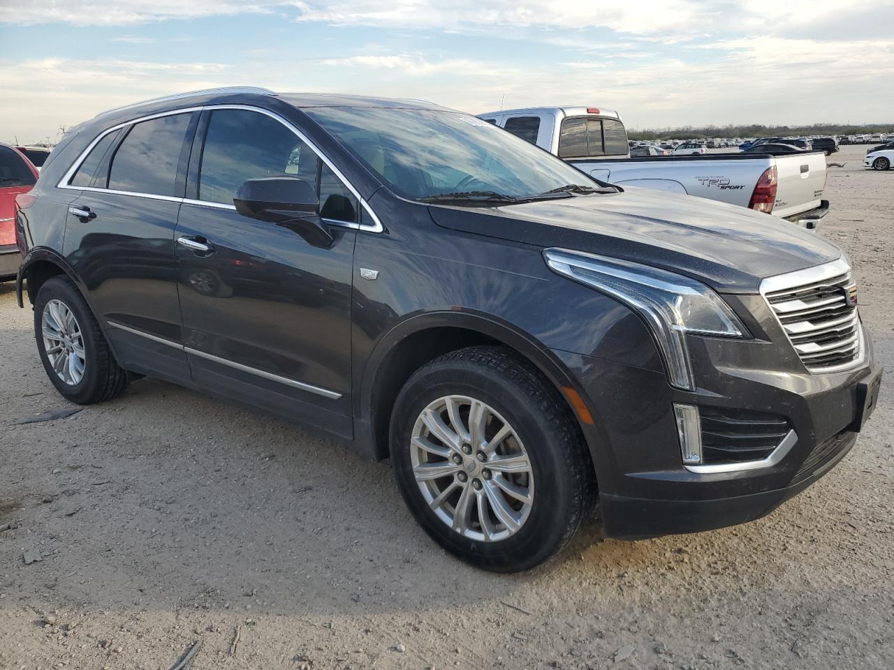 2017 Cadillac XT5 - Image 4