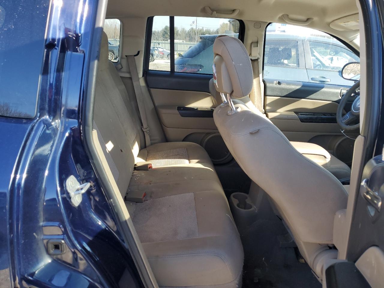 2012 Jeep Compass - Image 11