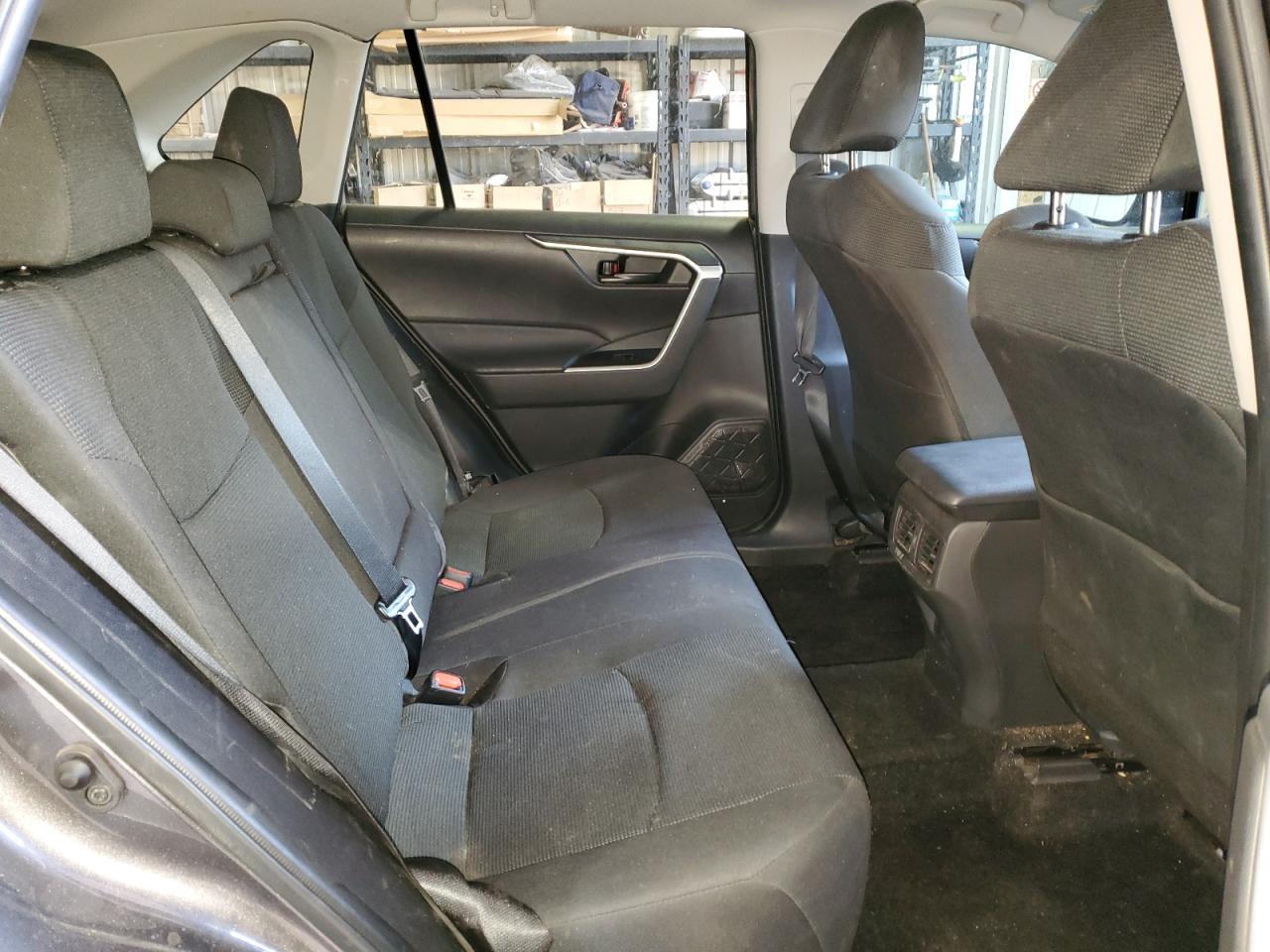 2024 Toyota RAV 4 - Image 11