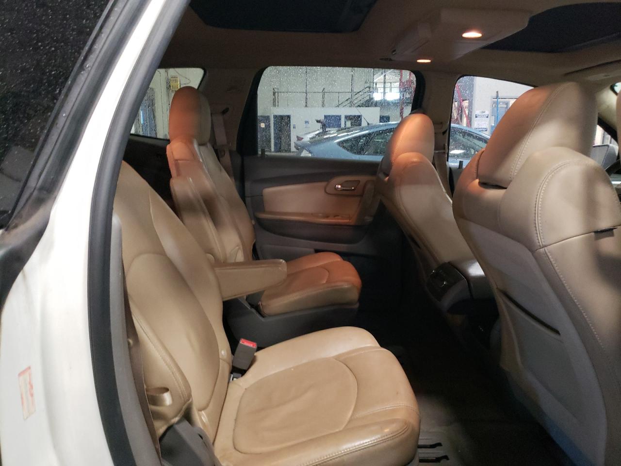 2011 Chevrolet Traverse - Image 11