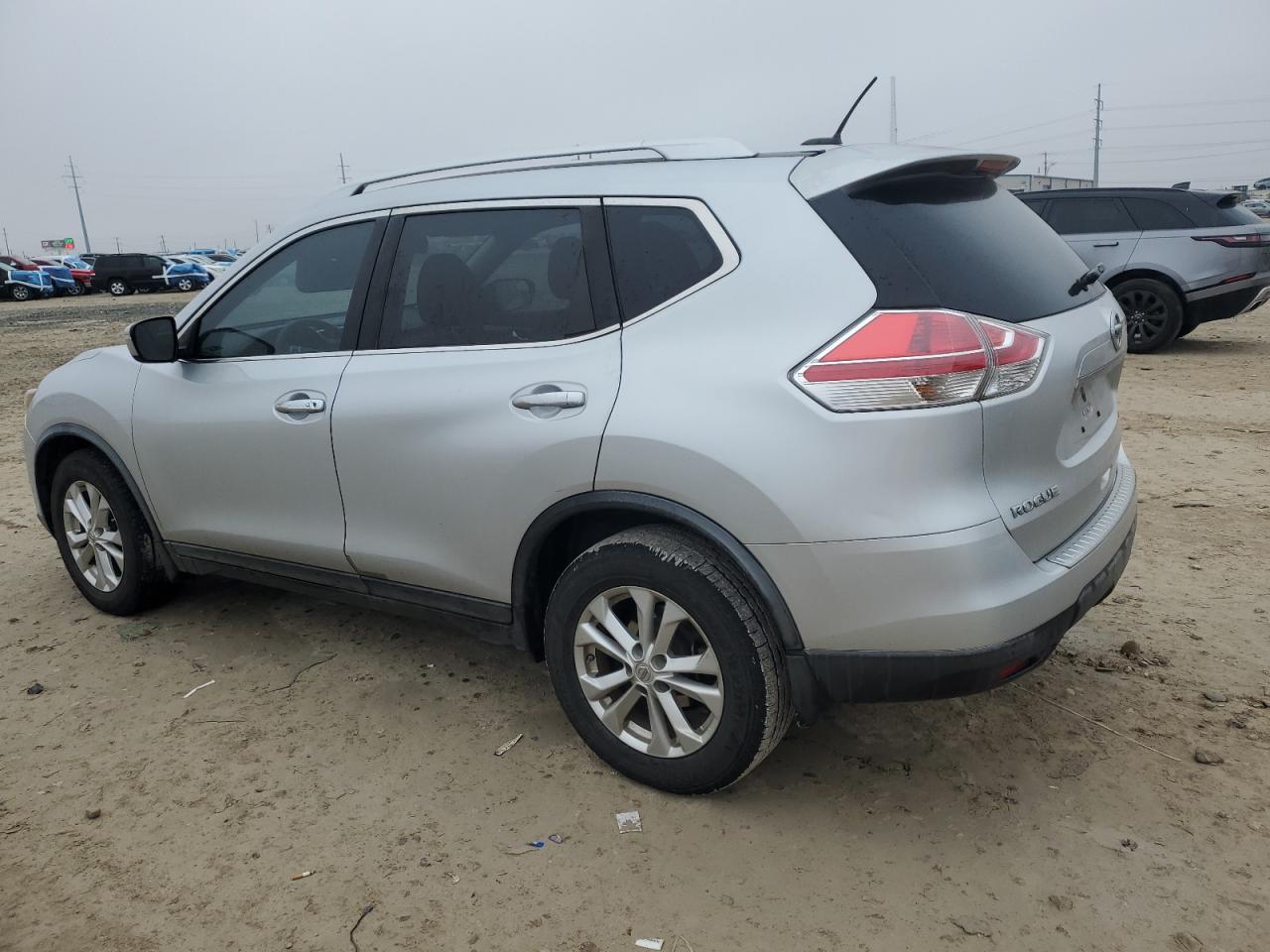 2015 Nissan Rogue - Image 2