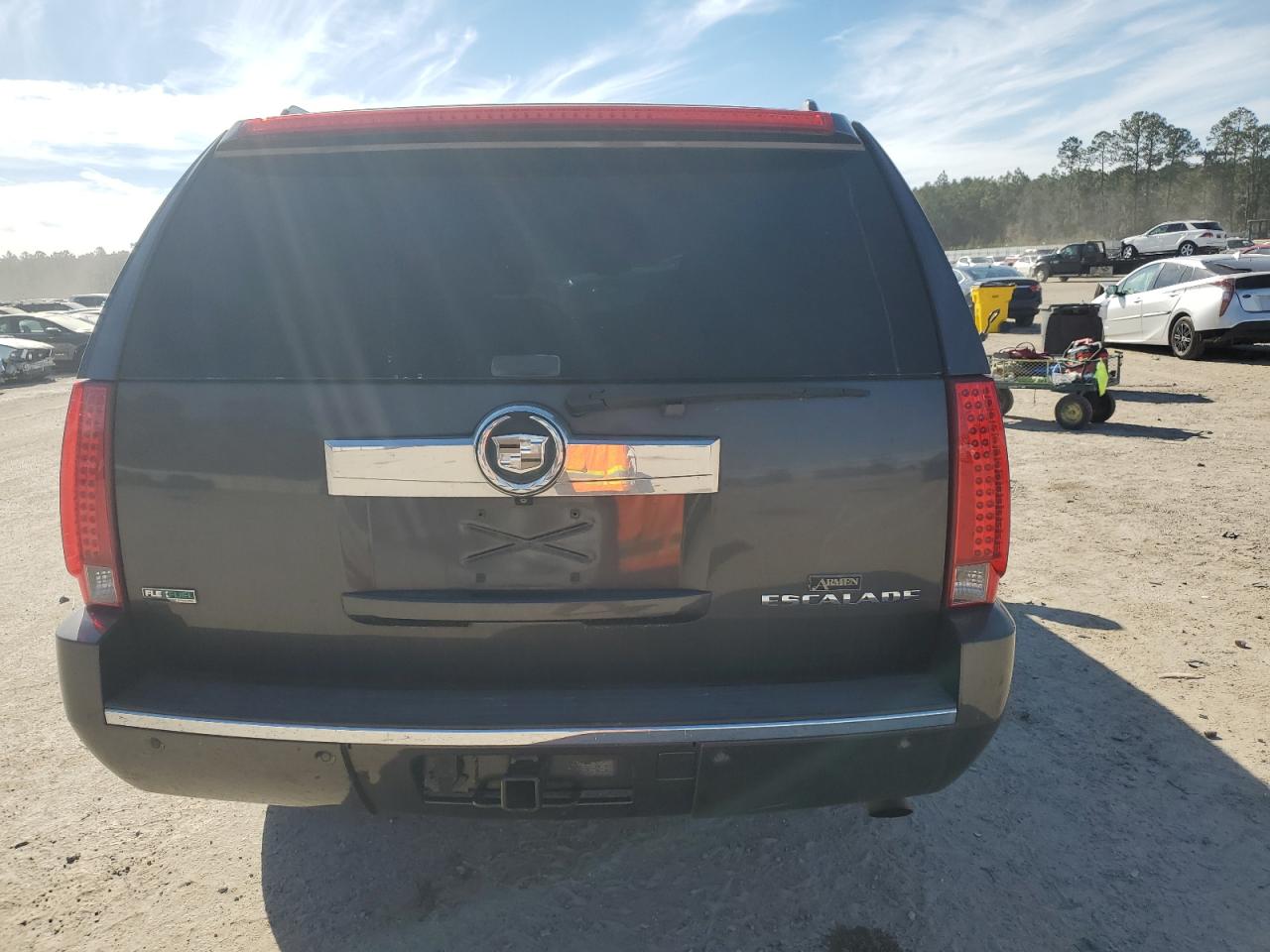 2010 Cadillac Escalade - Image 6