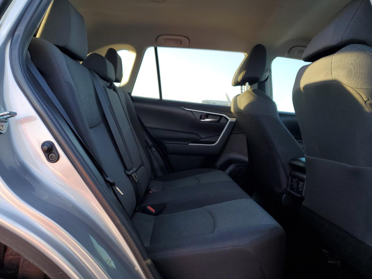 2023 Toyota RAV 4 - Image 11