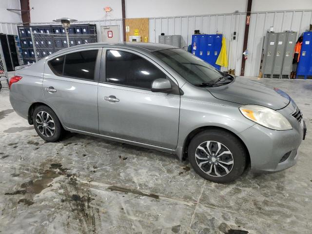  NISSAN VERSA 2013 Сріблястий