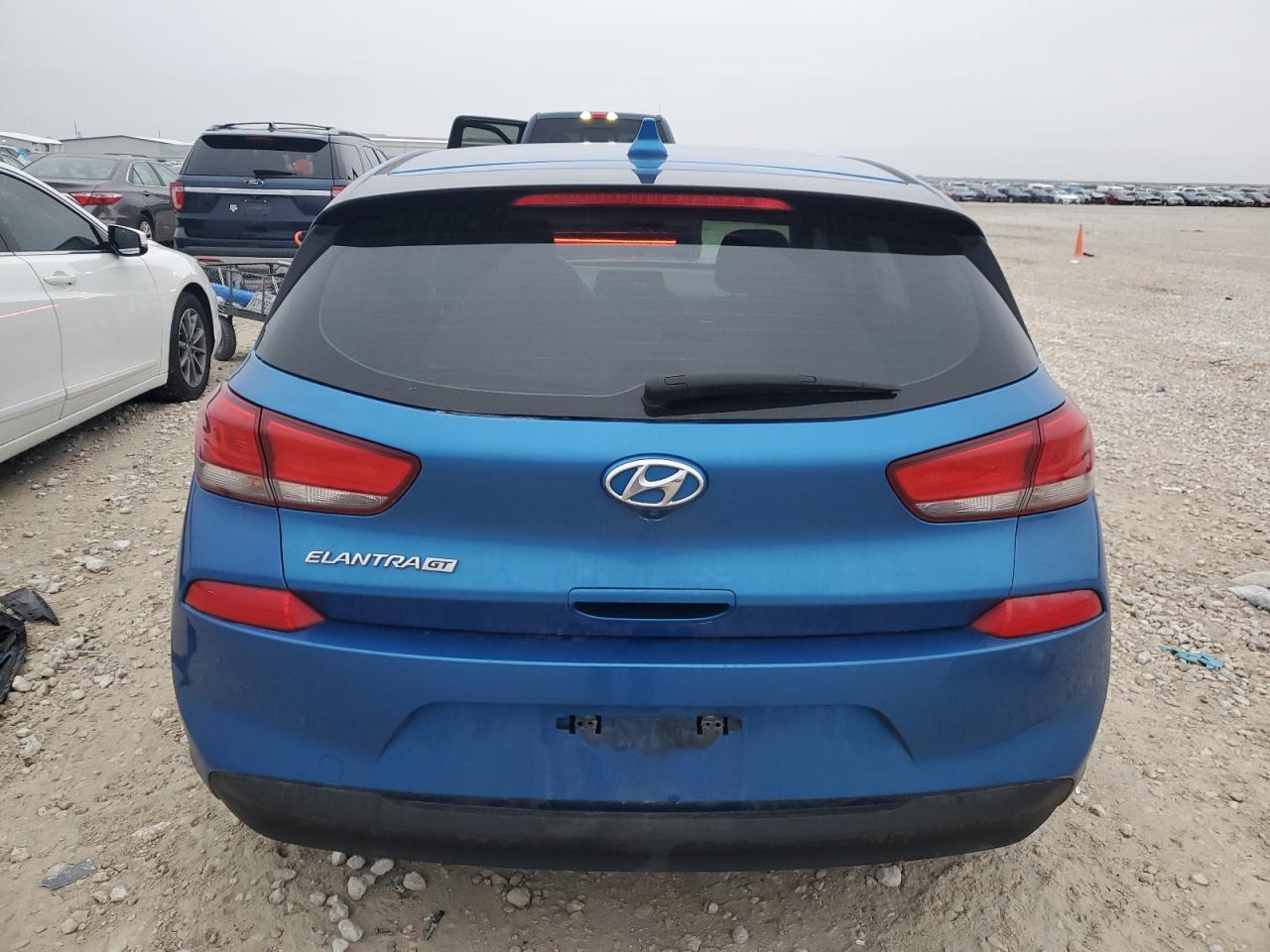 2018 Hyundai Elantra - Image 6