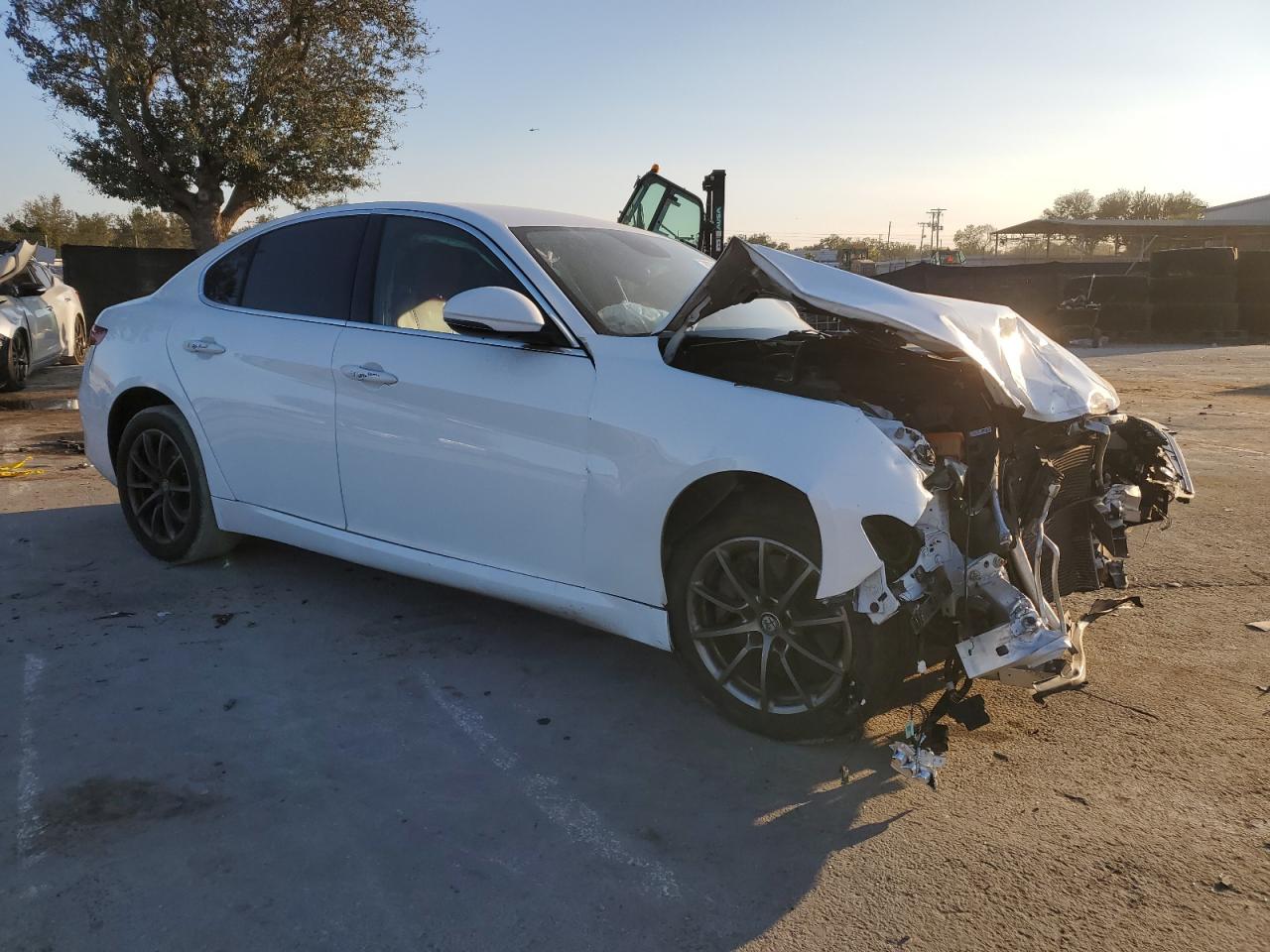 2018 Alfa Romeo Giulia - Image 4