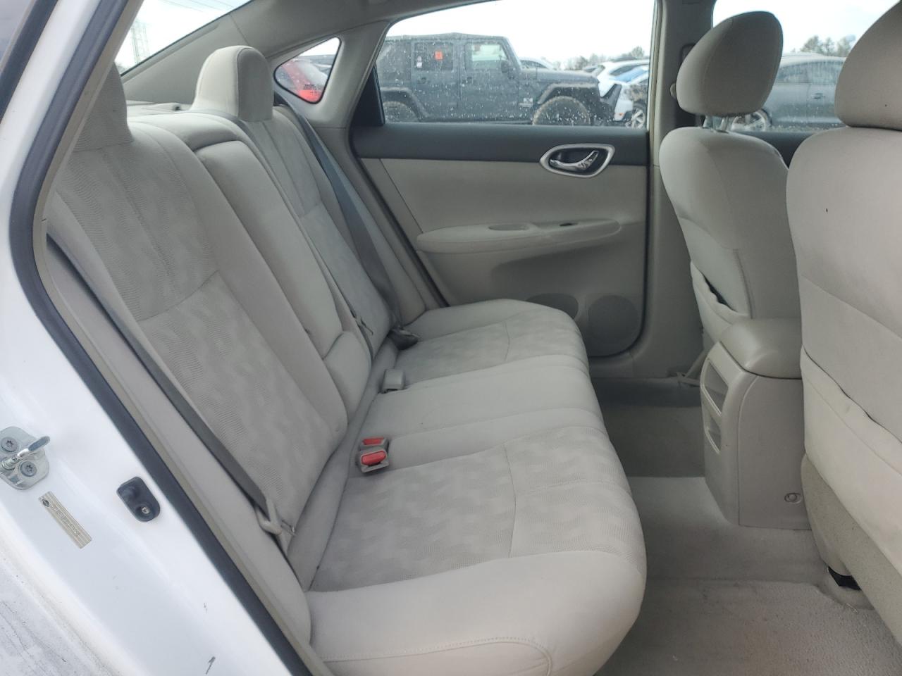 2013 Nissan Sentra - Image 10