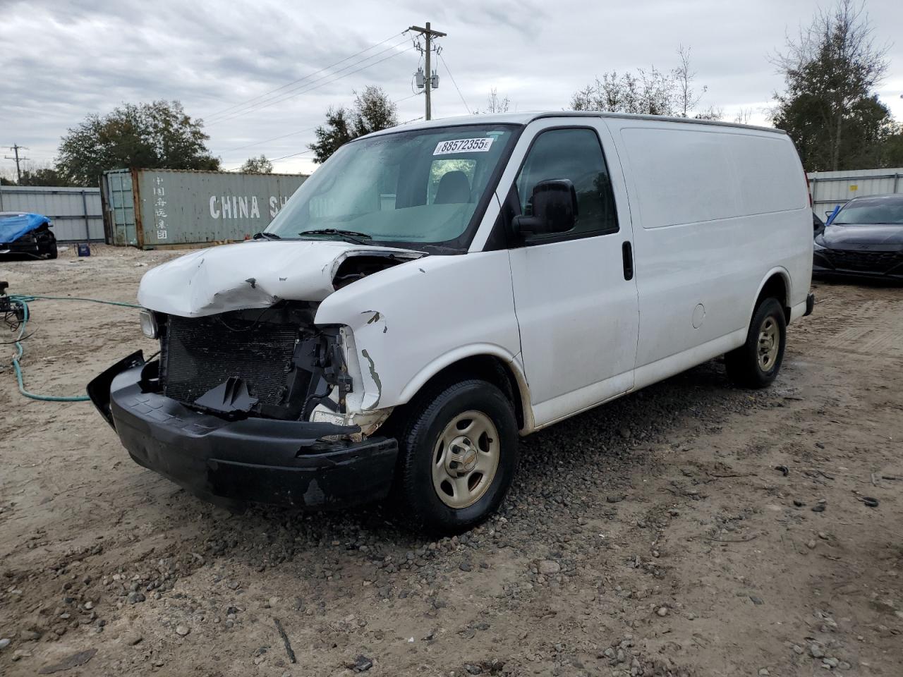 2005 Chevrolet Express - Image 1