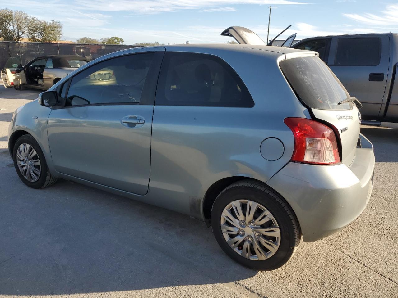2008 Toyota Yaris - Image 2