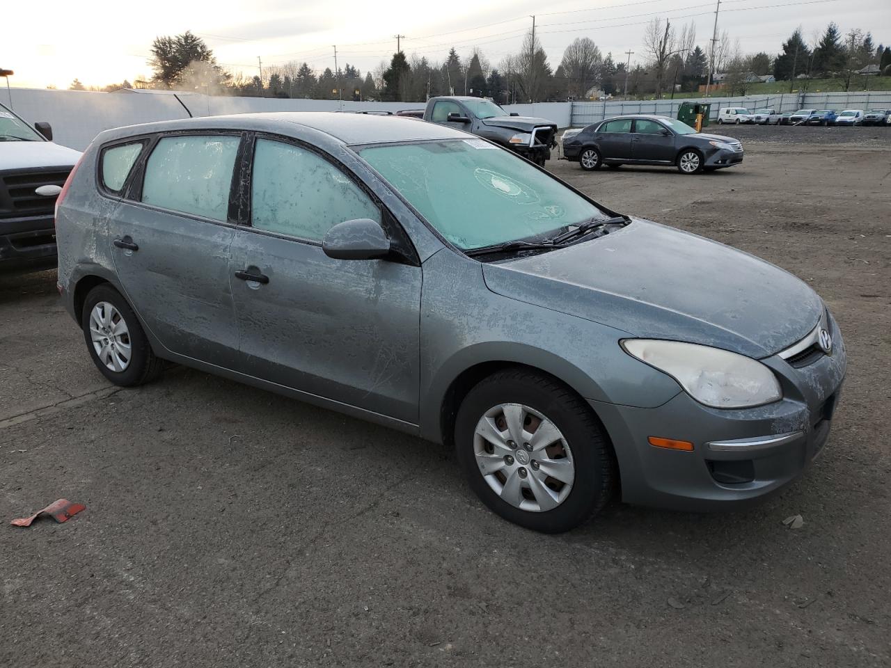 2010 Hyundai Elantra - Image 4