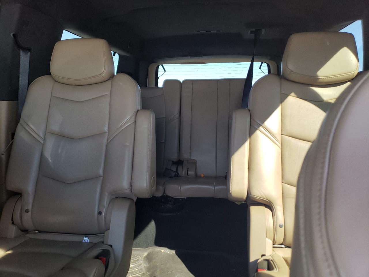 2019 Cadillac Escalade - Image 10